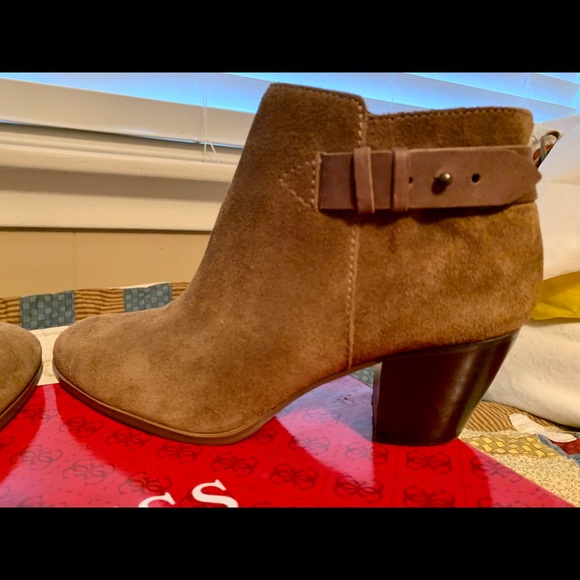 GUESS Tan ankle boots - Picture 2 of 7